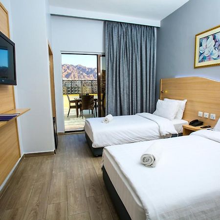 Golden Tulip Aqaba Otel Dış mekan fotoğraf