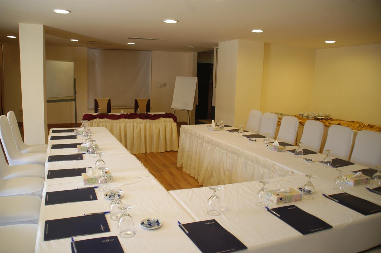 Golden Tulip Aqaba Otel Dış mekan fotoğraf