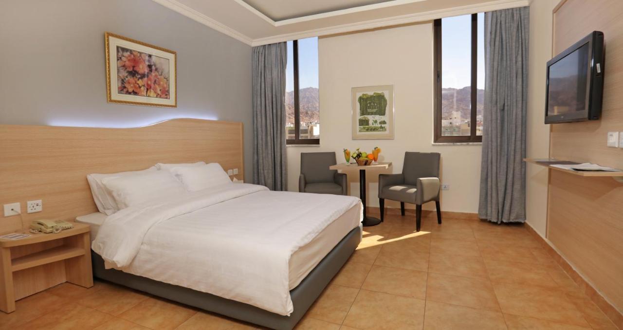 Golden Tulip Aqaba Otel Dış mekan fotoğraf