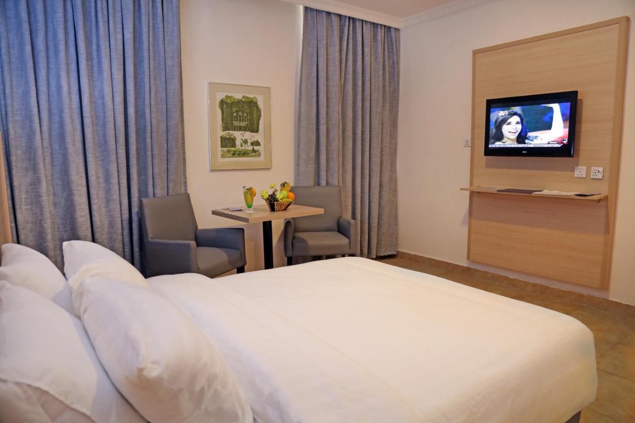 Golden Tulip Aqaba Otel Dış mekan fotoğraf
