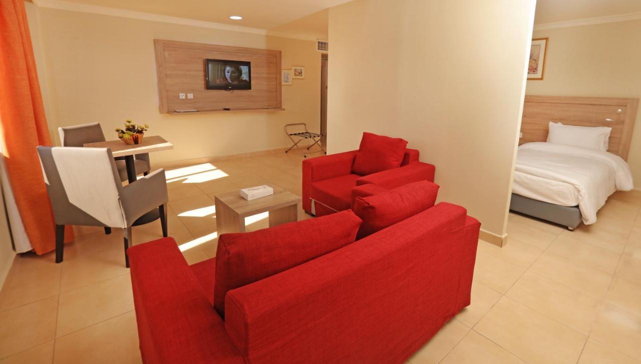 Golden Tulip Aqaba Otel Dış mekan fotoğraf
