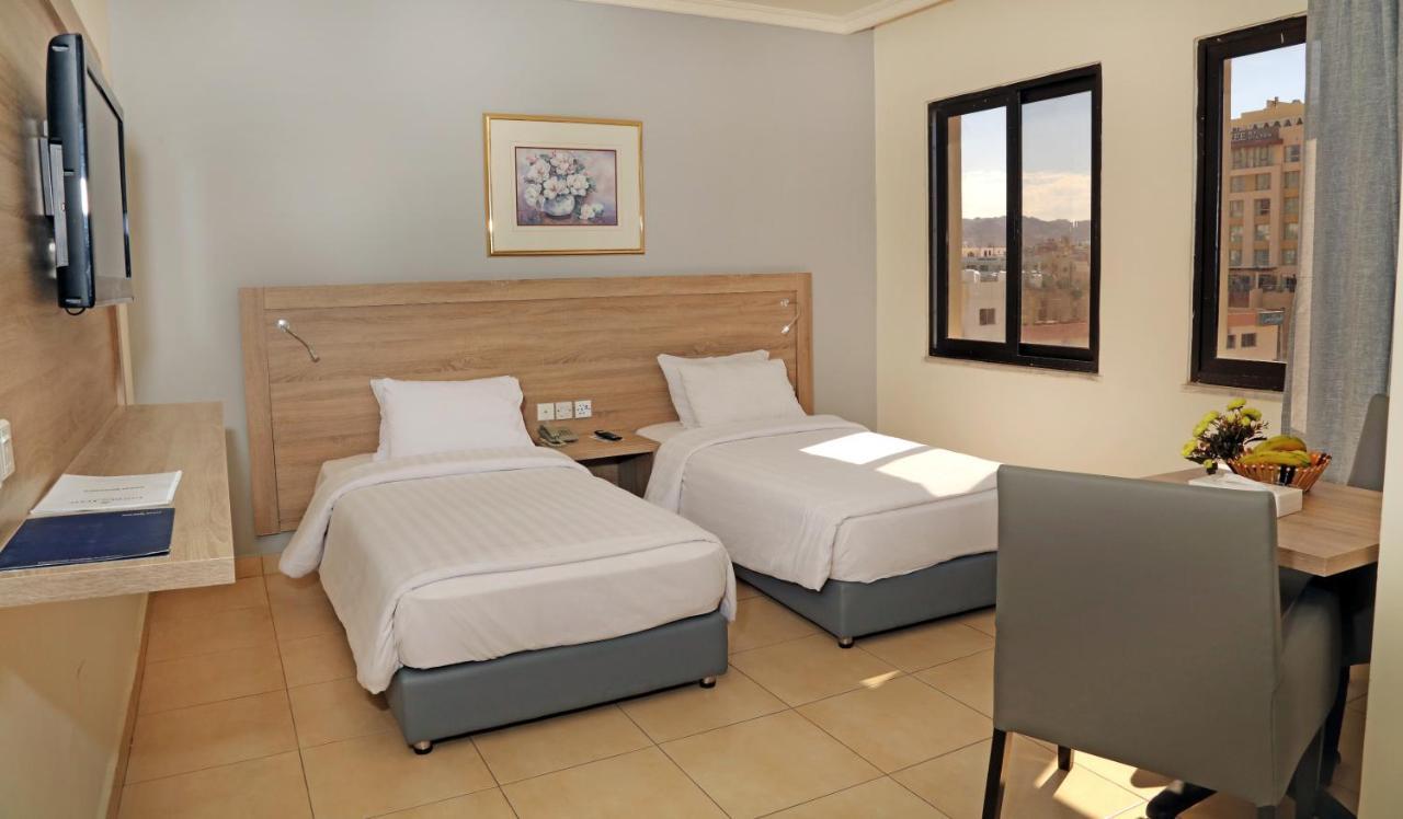 Golden Tulip Aqaba Otel Dış mekan fotoğraf