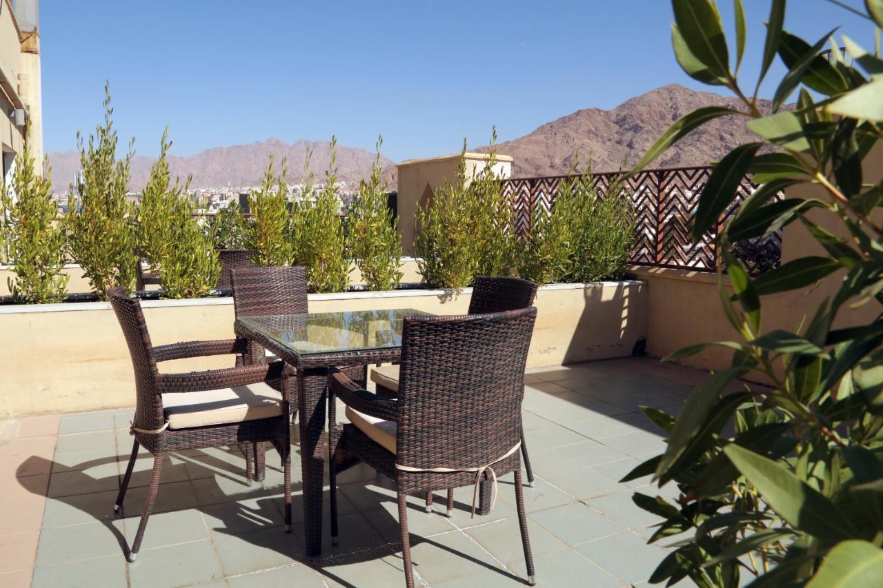 Golden Tulip Aqaba Otel Dış mekan fotoğraf