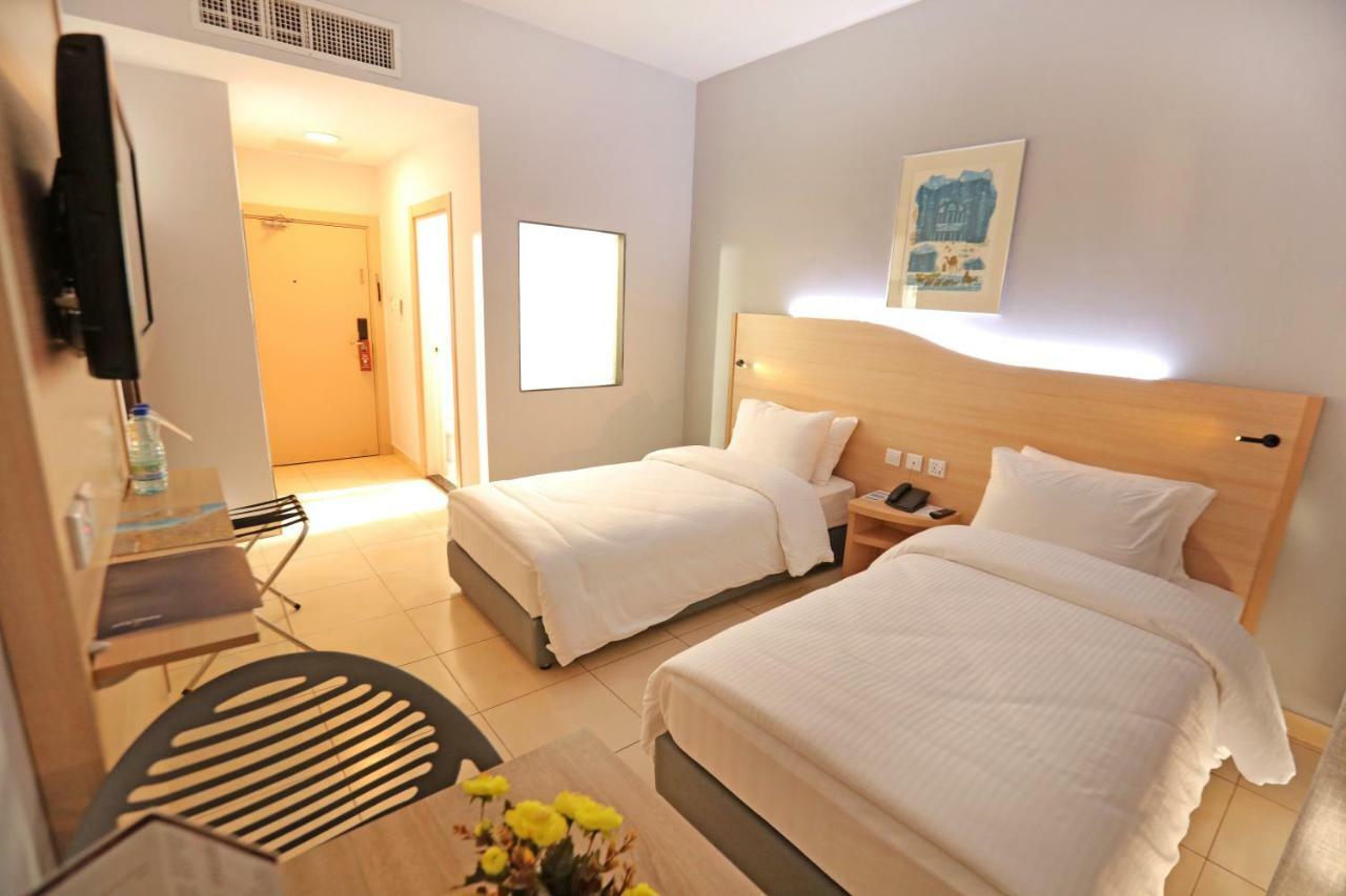 Golden Tulip Aqaba Otel Dış mekan fotoğraf