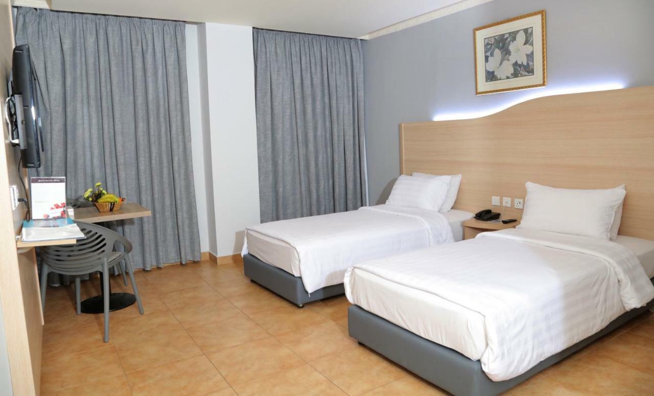 Golden Tulip Aqaba Otel Dış mekan fotoğraf